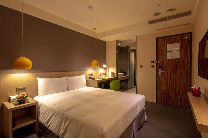 Room 13 of 72