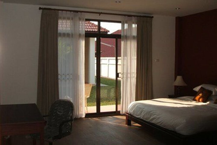 Room 10 of 27