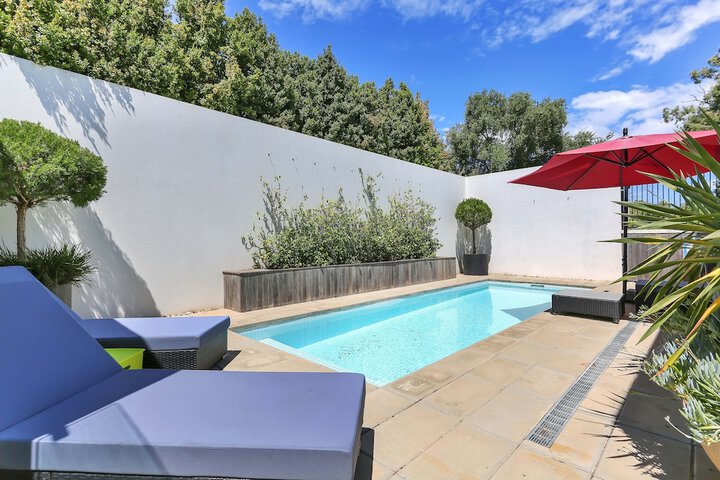 Pool 12 of 28