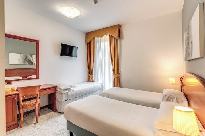 Room 55 of 76