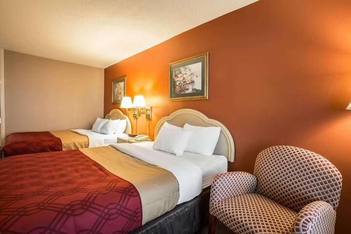 Economy Double Room (1 of 2)