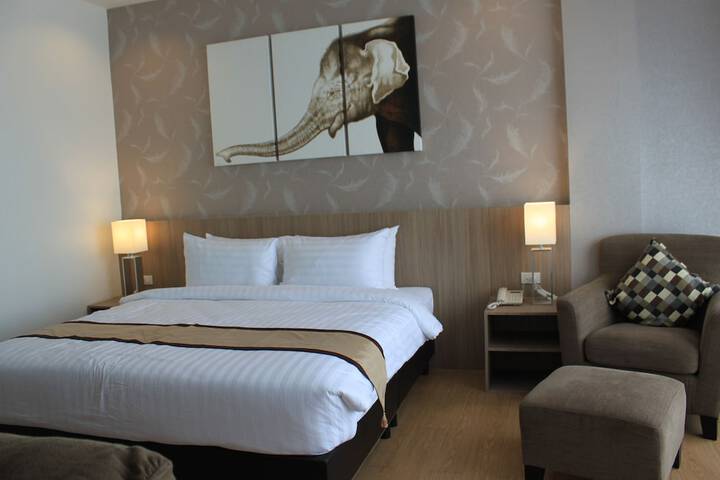 Room 8 of 39
