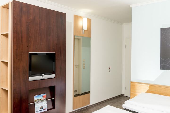 Room 5 of 21