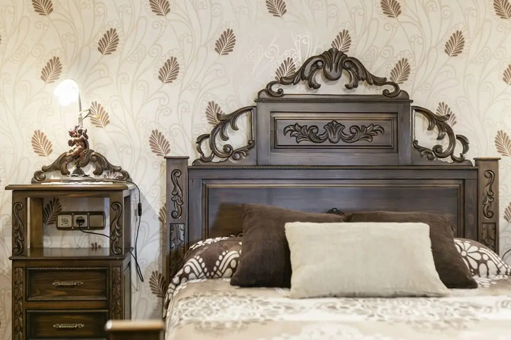 Room 2 of 19