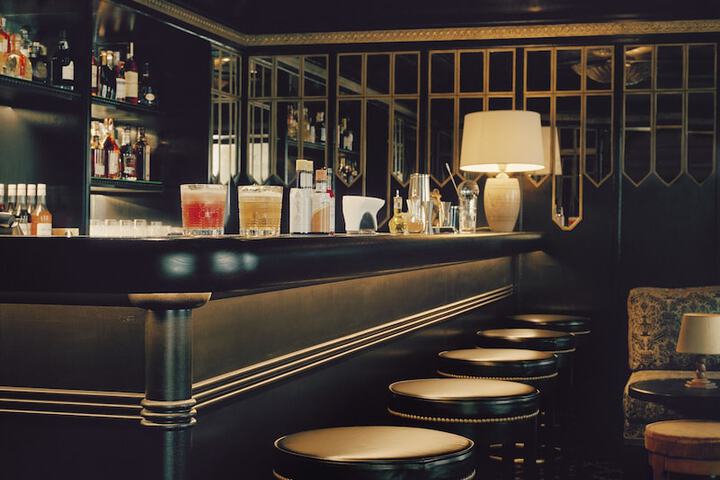 Lounge 57 of 61