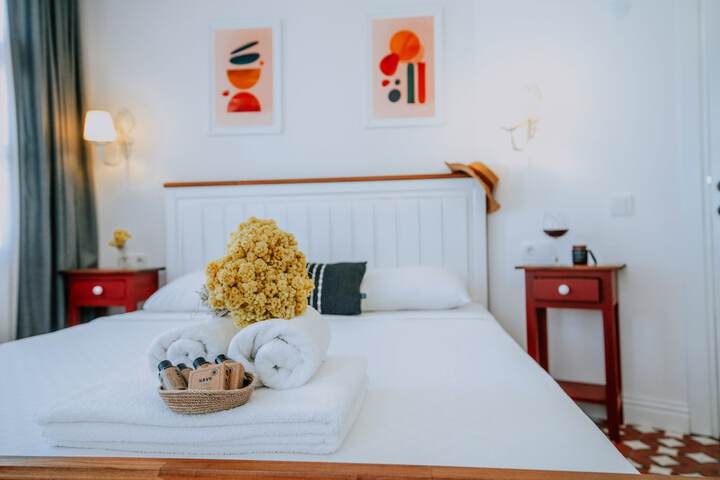 Room 3 of 33