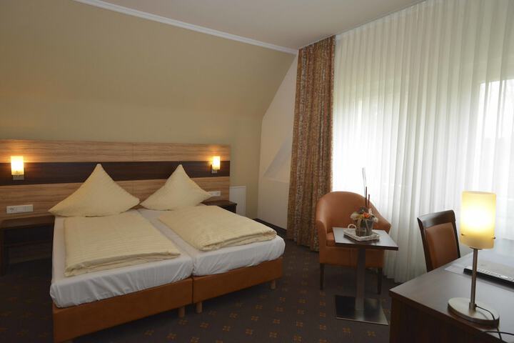 Room 2 of 44