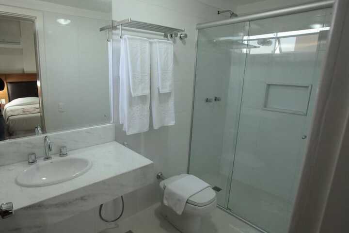 Room 9 of 17