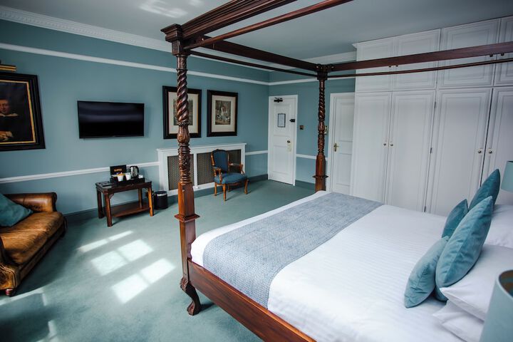 Room 8 of 35
