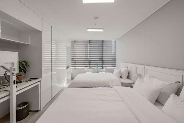 Room 62 of 90