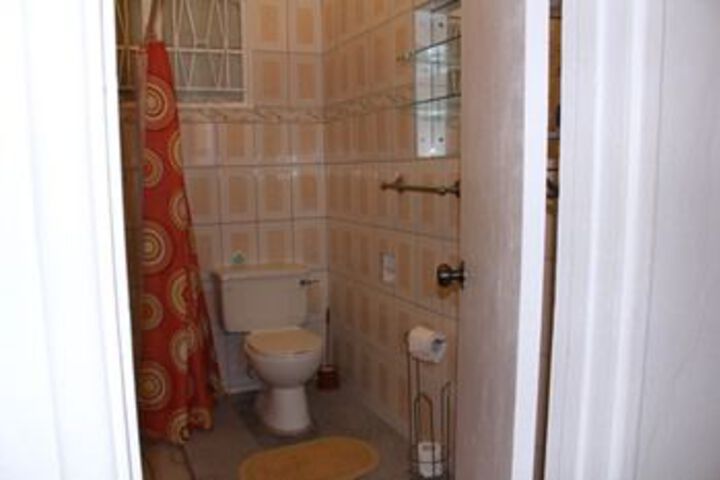 Room 8 of 77