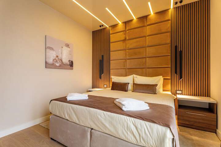 Room 11 of 29