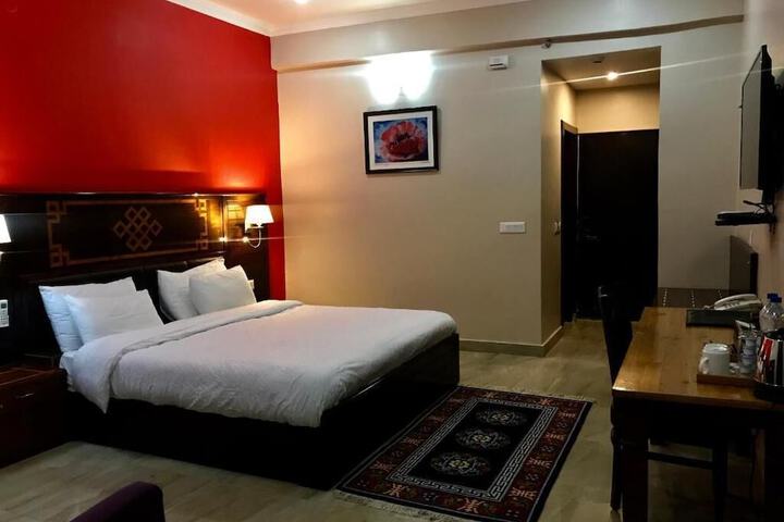 Room 17 of 44