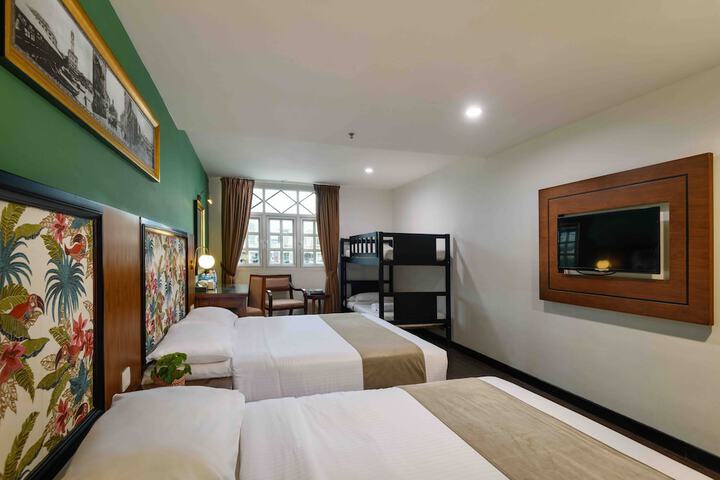 Room 12 of 79