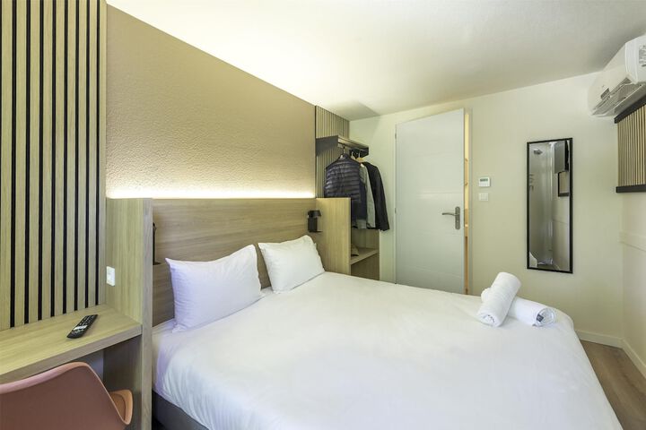 Room 3 of 36