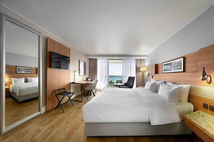 Room 50 of 167