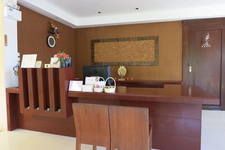 Concierge desk