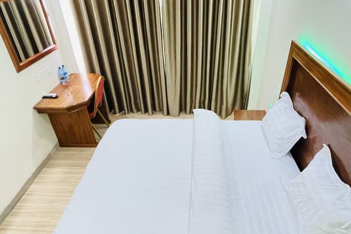 Room 19 of 38