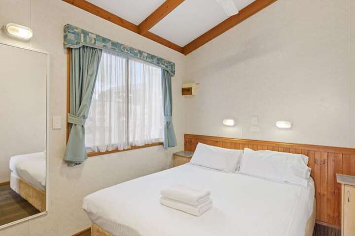 Room 2 of 131