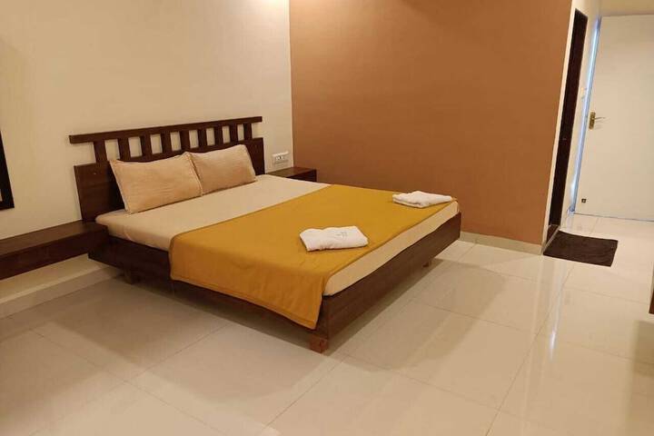 Room 3 of 12