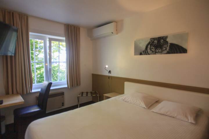 Room 12 of 43