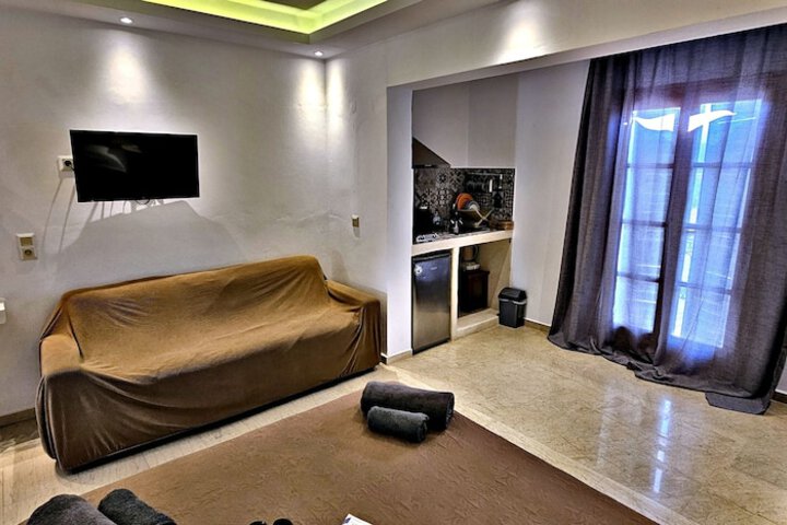 Room 83 of 162