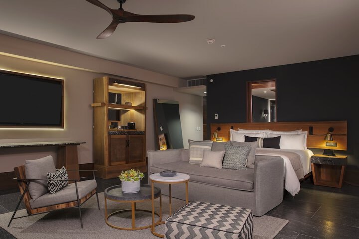 Room 21 of 140