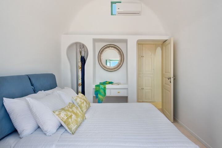 Room 10 of 28
