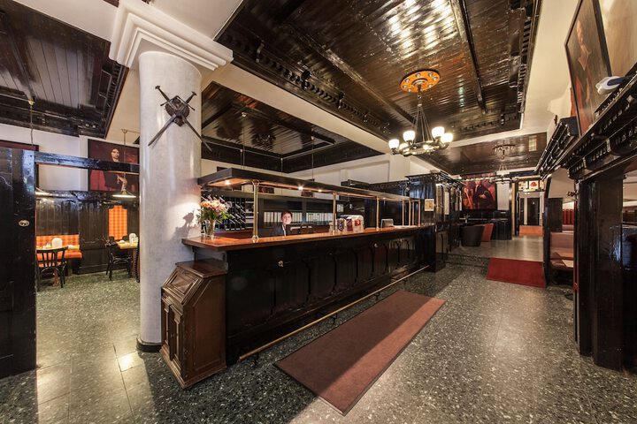 Guest Lobby