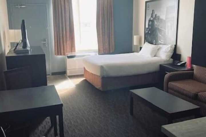 Room 8 of 65