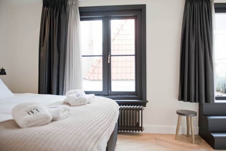Room 6 of 56