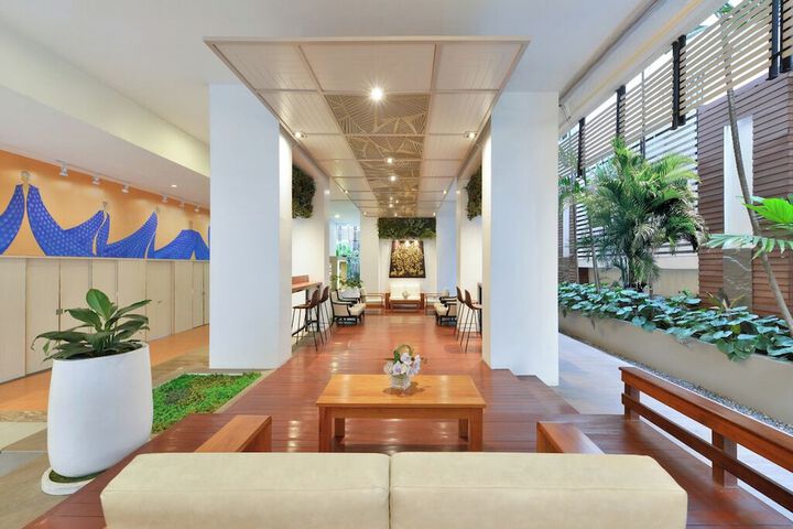 Hotel Lobby