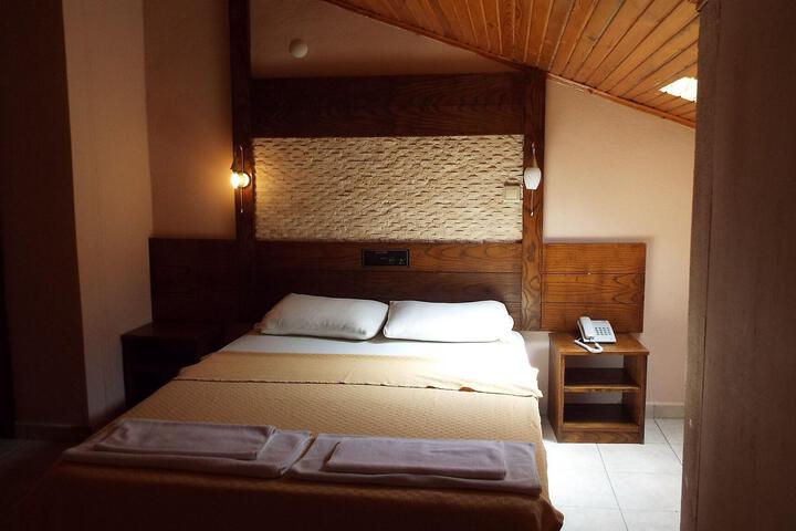 Room 16 of 21