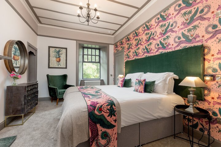 Room 26 of 250