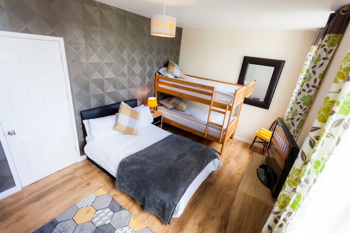Room 15 of 102