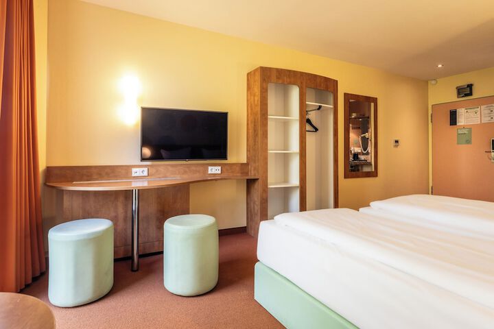 Room 10 of 154
