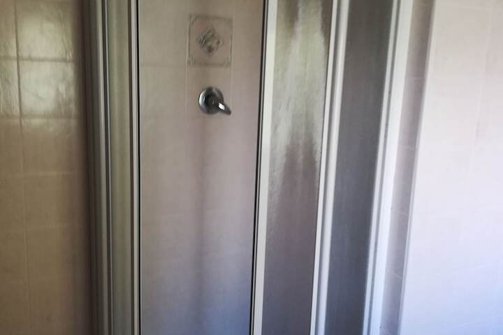 Room 8 of 18