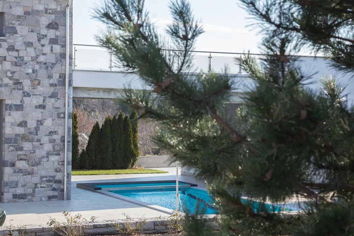 Pool 13 of 41