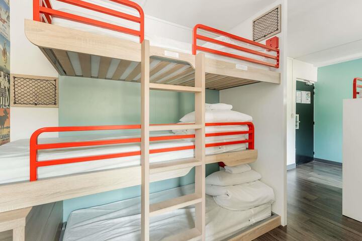 Room 8 of 31