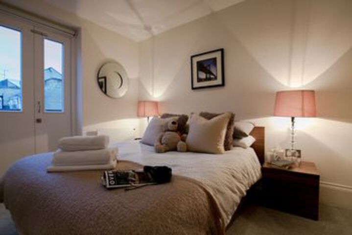 Room 16 of 77