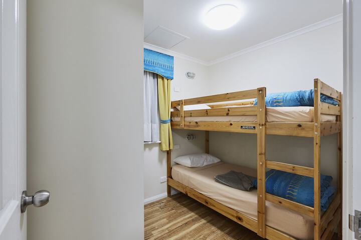 Room 6 of 96