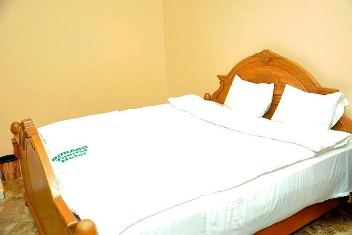 Room 4 of 18