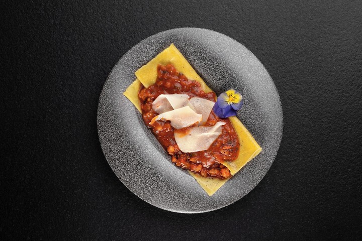 Dining 76 of 144