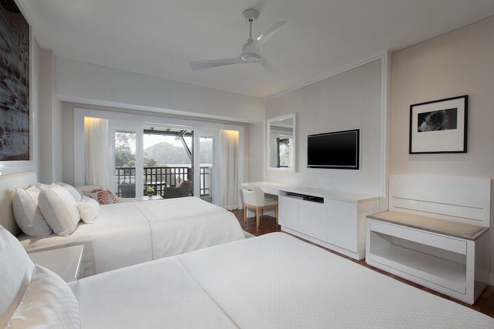 Room 20 of 159