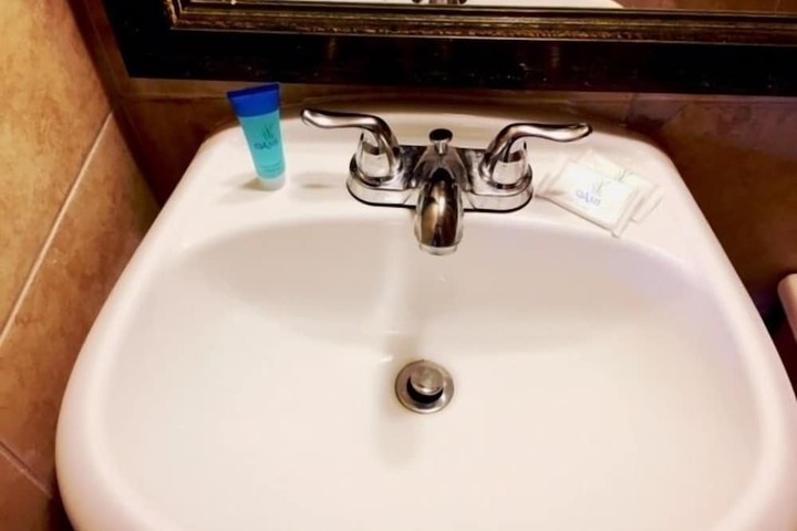 Bathroom sink