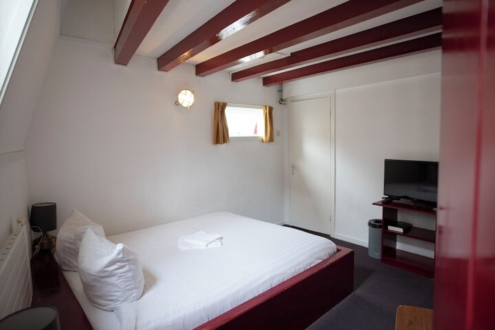 Room 25 of 78