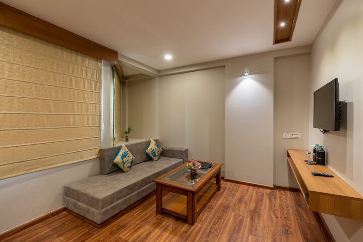 Room 7 of 31