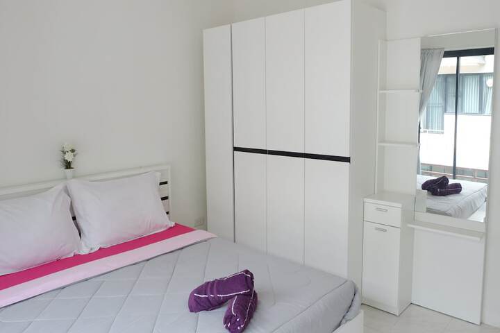 Room 8 of 27