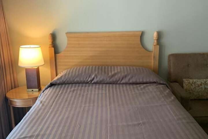 Room 11 of 37