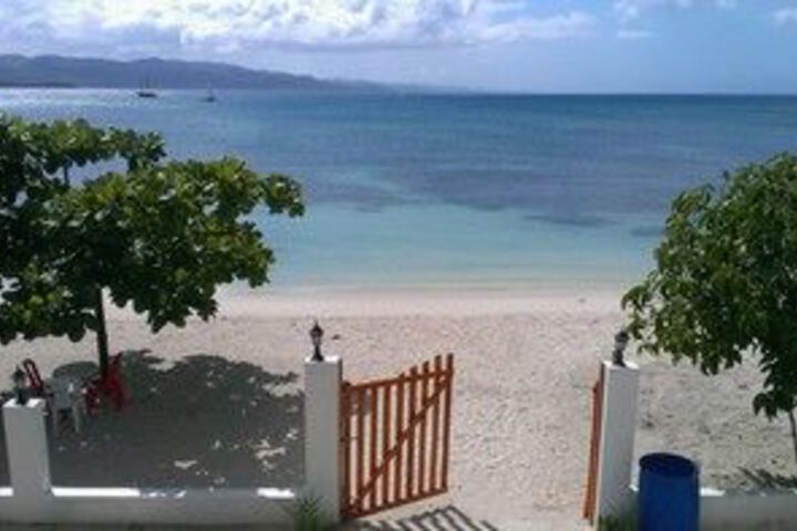 La Tortuga Hotel
